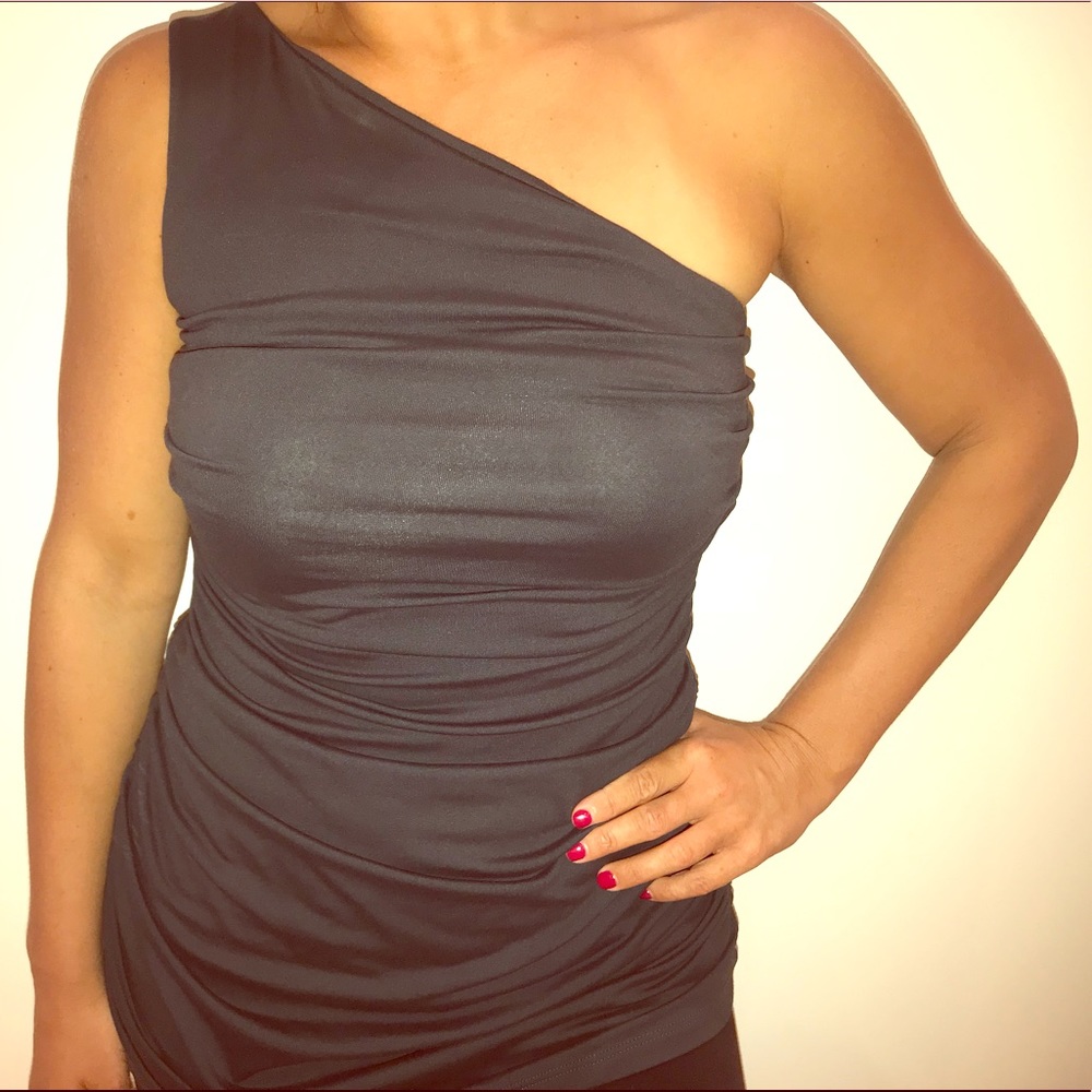 Charcoal Susana Monaco half sleeve blouse